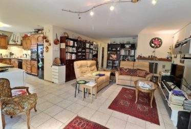 Magnifique appartement avec grand jardin en viager occupé sans rente