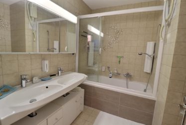 Magnifique maison individuelle avec piscine et grand terrain en viager occupé sans rente