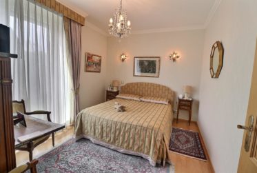 Magnifique appartement en viager occupé sans rente avec vue panoramique sur lac, grand jardin et port privé