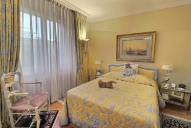 Magnifique appartement en viager occupé sans rente avec vue panoramique sur lac, grand jardin et port privé