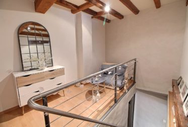 Jolie maison en viager semi-occupé la maison est composée de deux appartements duplex dont un a disposition immédiate.