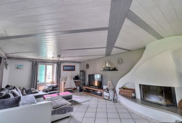 Grande maison de 2 logements avec piscine en viager occupé sans rente