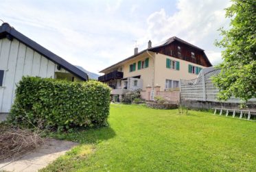 Grande maison de 2 logements avec piscine en viager occupé sans rente