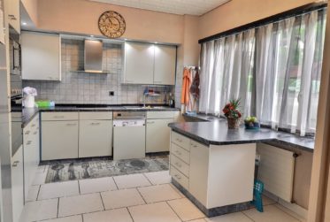 Grande maison de 2 logements avec piscine en viager occupé sans rente