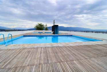 Magnifique appartement en étage élevé avec piscine en viager occupé sans rente