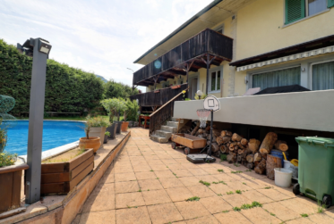 Grande maison de 2 logements avec piscine en viager occupé sans rente