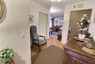 Charmant appartement en viager occupé sans rente, idéalement situé à Mont-sur-Rolle, au cœur de l’un des villages les plus prisés de La Côte.