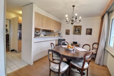 Charmant appartement en viager occupé sans rente, idéalement situé à Mont-sur-Rolle, au cœur de l’un des villages les plus prisés de La Côte.