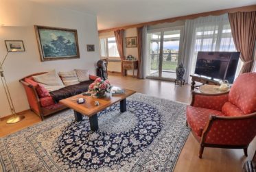 Charmant appartement en viager occupé sans rente, idéalement situé à Mont-sur-Rolle, au cœur de l’un des villages les plus prisés de La Côte.