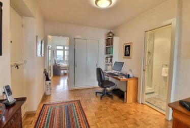 Superbe appartement en étage élevé avec piscine en viager occupé sans rente